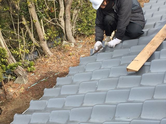 岡山市南区　屋根修繕　2階の瓦止めラバーロック工法