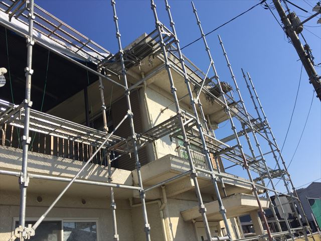 岡山市北区　裏面のだいぶ足場が出来てきました。