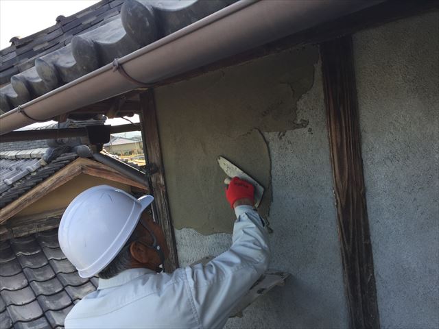 岡山市北区　雨漏り修理　モルタル上塗り