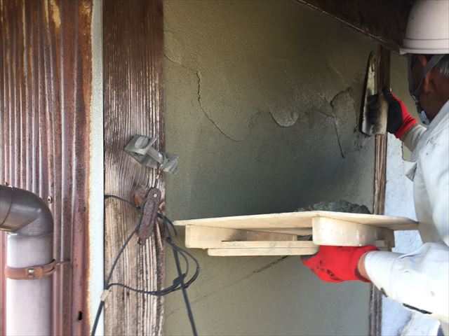 岡山市北区　雨漏り修理　モルタル上塗り