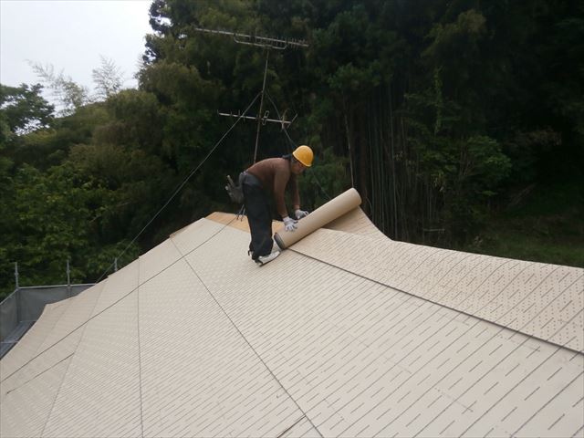 岡山県久米南町　屋根工事　屋根リフォーム　防水シート張り