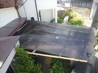 １階テラス波板の状態