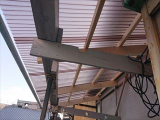 ２階ベランダ　波板全面張替工事完了