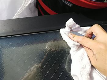 コーキング補修　窓枠清掃