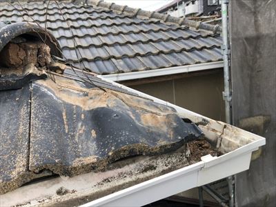 下り棟　積み直し　漆喰撤去