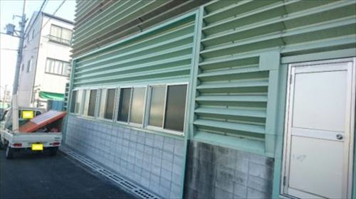 工場　サッシ取付完了