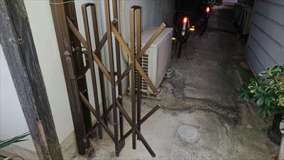 伸縮門扉　破損