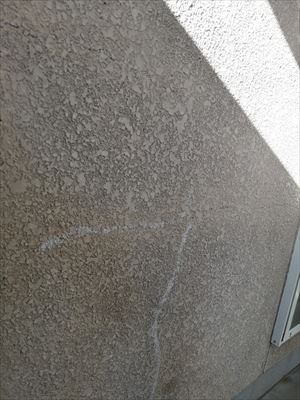 外壁　クラック補修