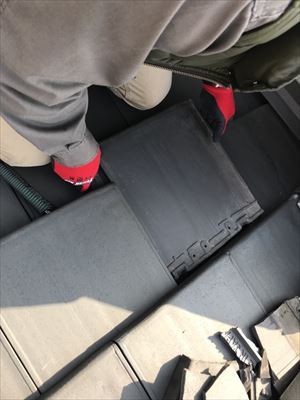 屋根　瓦　差し込み