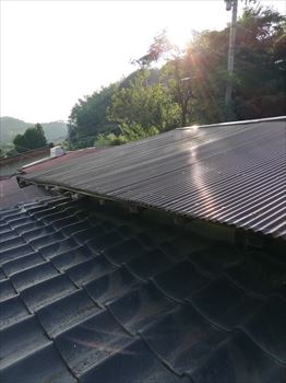 トタン屋根　雨漏り　点検