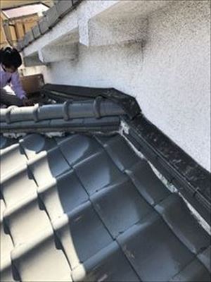 雨漏り調査　寄棟　壁取り合い部分②