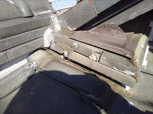 漆喰劣化　のし瓦破損