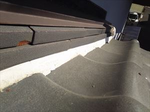 屋根　漆喰　塗り過ぎ箇所②