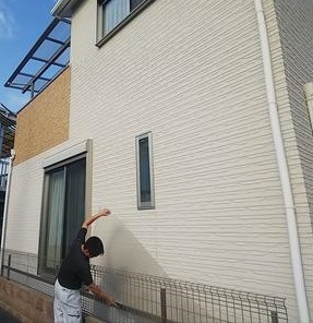 ベランダ屋根　平板飛散