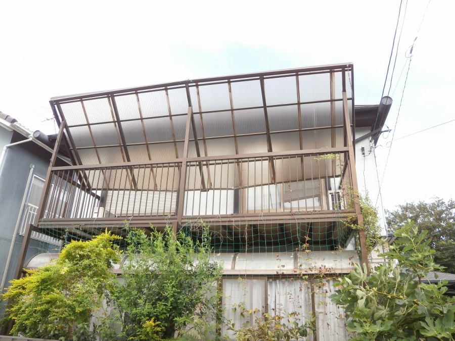 落下したテラス屋根