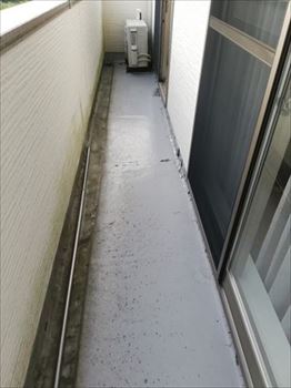 雨漏り　ベランダ　現地調査