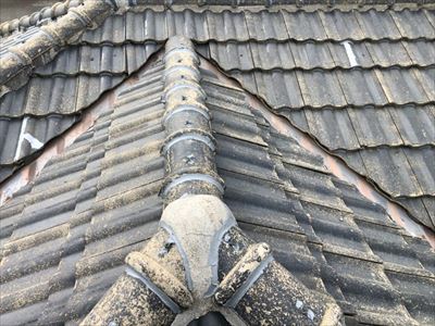 セメント瓦　棟　補修工事後