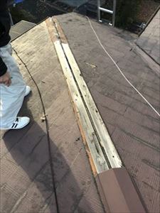 大屋根　棟板金飛散箇所