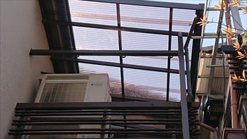 波板飛散　ポリカ張替え