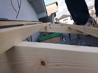 ２階ベランダ　骨組み下地補強