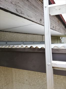 雨漏り補修工事　ガルバリウム鋼板重ね貼り