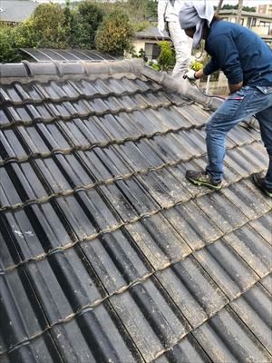 セメント瓦　屋根塗装　高圧洗浄