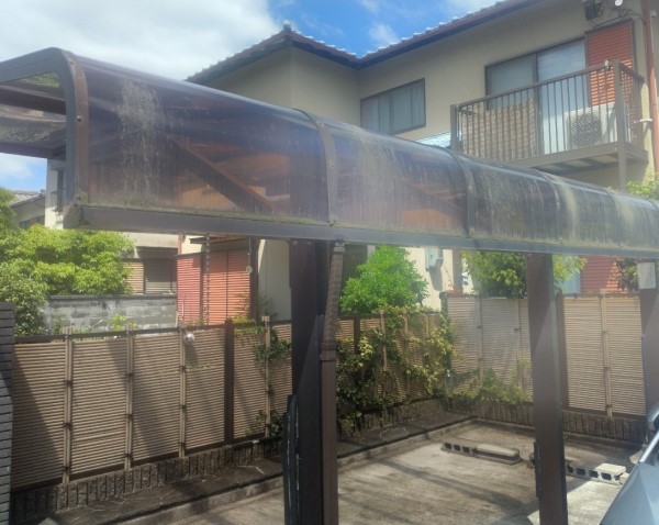 カーポート屋根パネル張り替え前