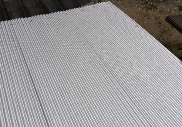 ガルバリウム鋼板波板