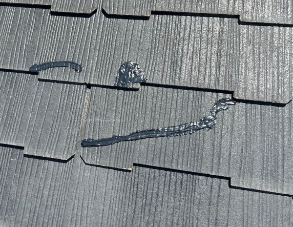 コロニアルの軽微なひび割れをコーキング材で補修