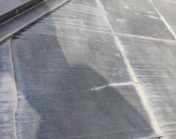 スレートのひび割れ