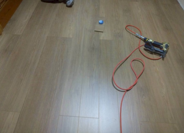 フローリングの施工