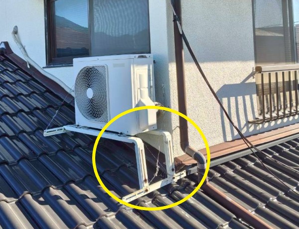 下屋の壁際板金あたり