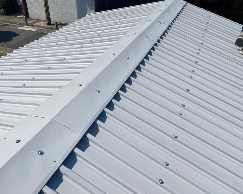 倉庫の葺き替え工事完了