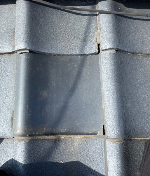 割れた瓦の差し替え完了