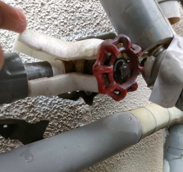 天日撤去で配管やバルブも撤去します