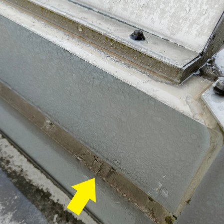 天窓のコーキング劣化