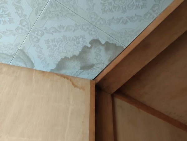 押入れの雨漏り