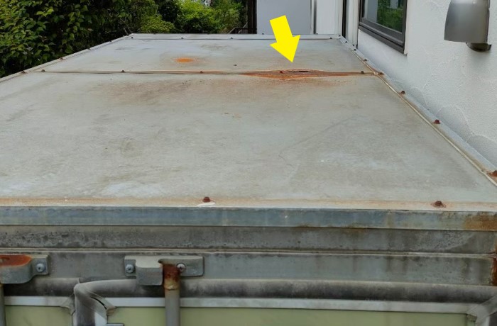 物置の屋根が錆びています