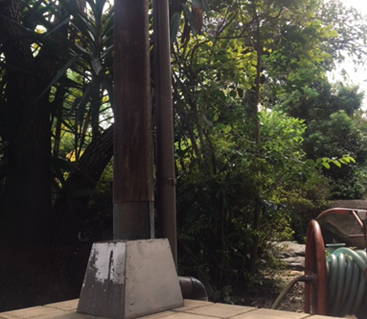 玄関ポーチの支柱