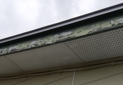 破風板の塗膜が劣化