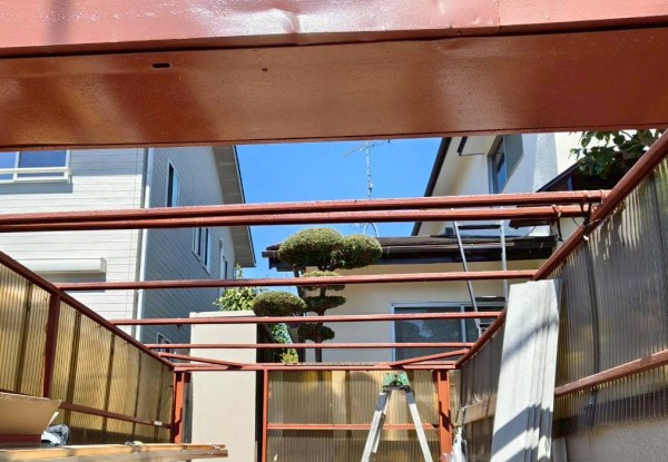 車庫骨組みのC形鋼