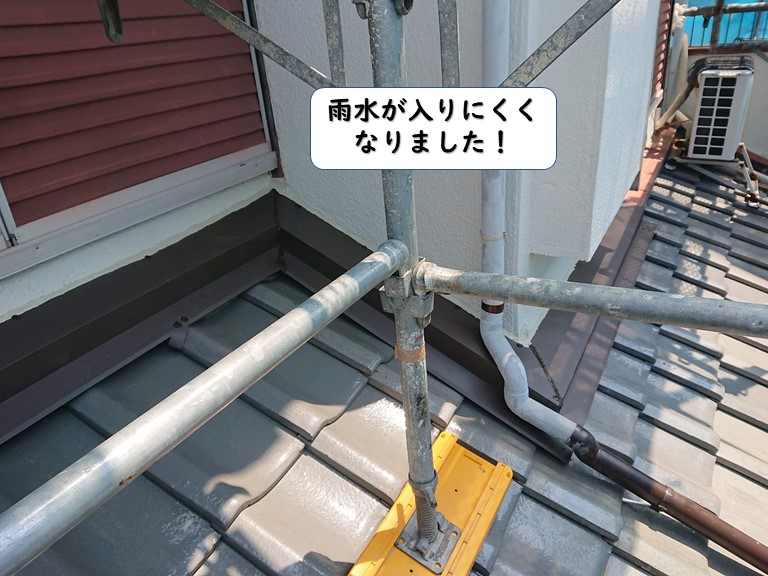 岩出市の壁際から雨水が入りにくくなりました