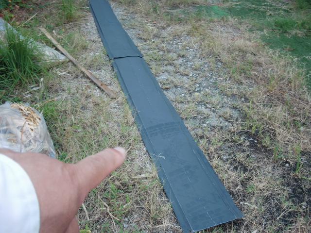 和歌山市の落下していた屋根の板金