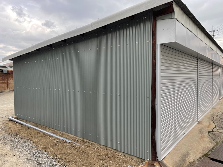 岩出市でガレージ修理が完成