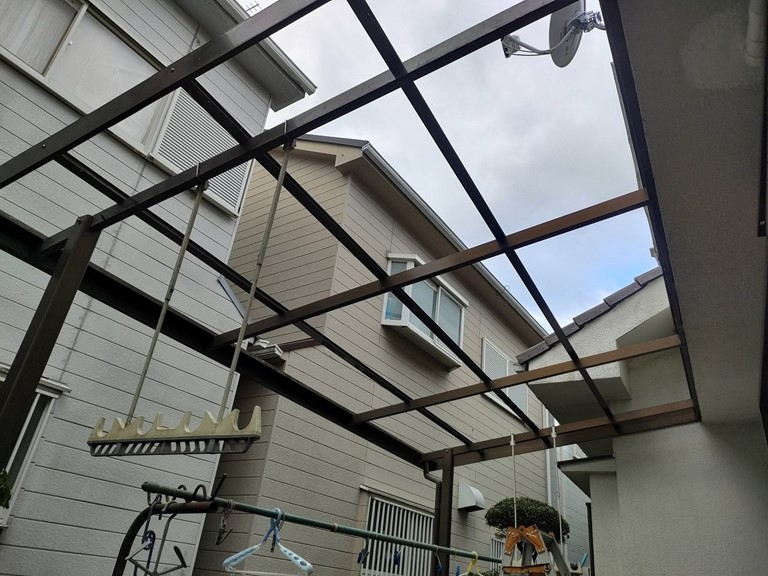 和歌山市で塩ビ波板を撤去します