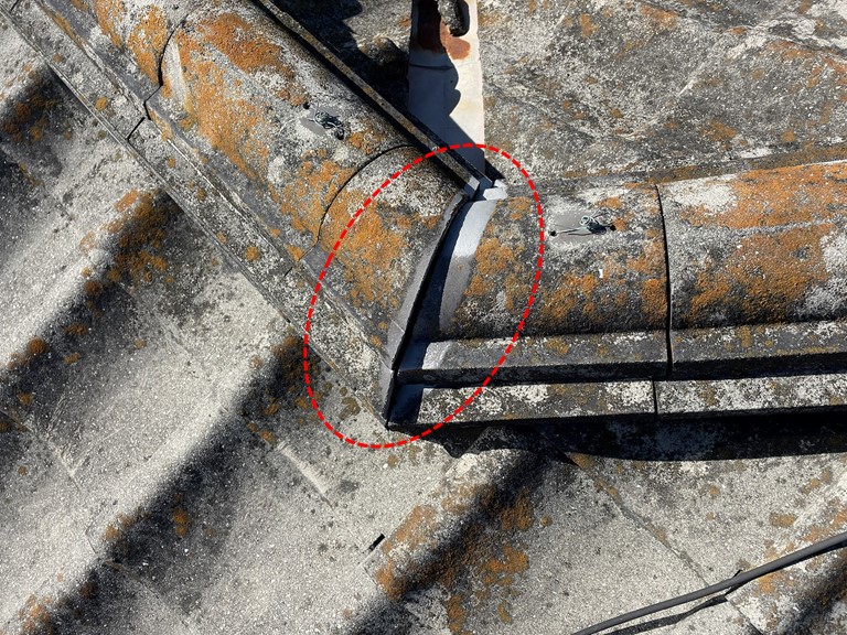 和歌山市で棟瓦の取合いを防水しました