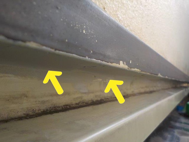 和歌山市で水切りと立ち上がりの取合いから雨水が侵入するのを防ぎました