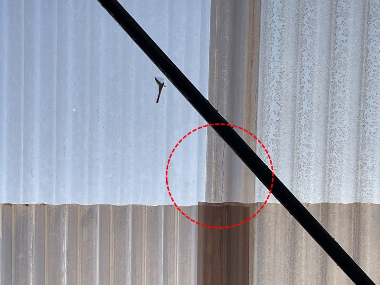 和歌山市で波板にひび割れ