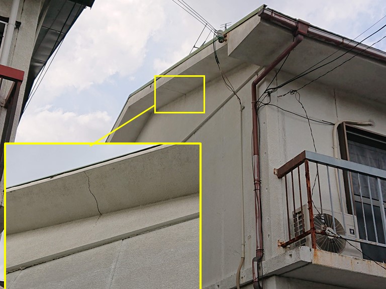和歌山市で軒天にひび割れができたとご相談頂きました
