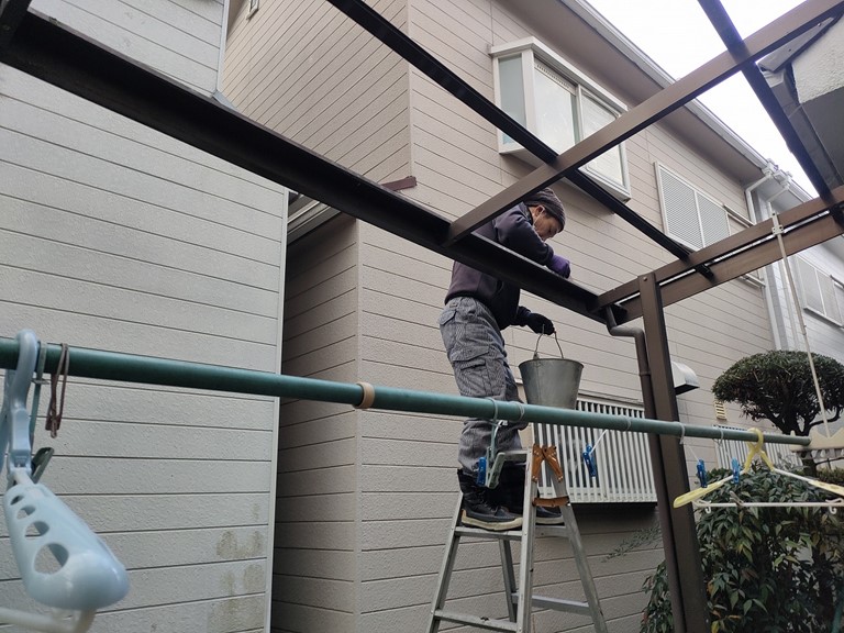 和歌山市で軒樋の清掃